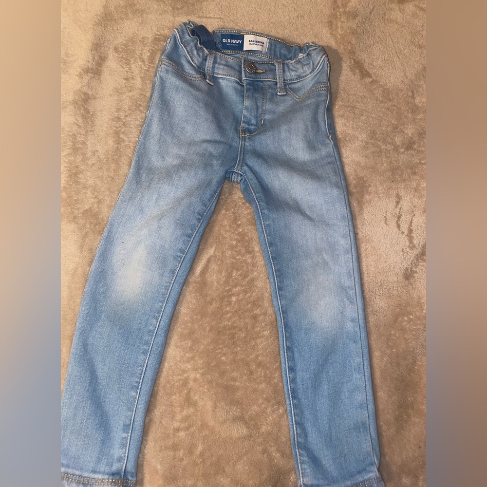 Light wash skinny jeans